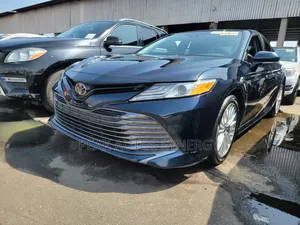 Toyota Camry XLE 2021 Gray