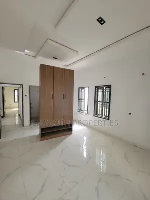 2bdrm Bungalow in Basorun Housing, Akobo for rent