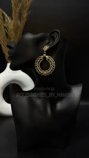 Round Stone Gold Earring