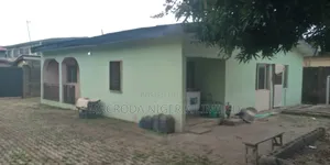 3bdrm Bungalow in Near Balogun Bus, Agege for sale