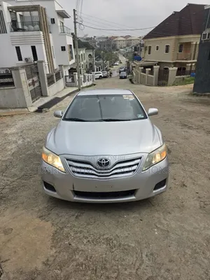 Toyota Camry LE 4dr Sedan (2.5L 4cyl 6AM) 2010 Silver