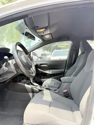 Toyota Corolla LE 2020 Silver