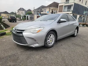 Toyota Camry SE 4dr Sedan (2.5L 4cyl 6A) 2016 Gray