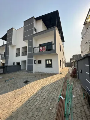 4bdrm Duplex in Lifecamp for sale