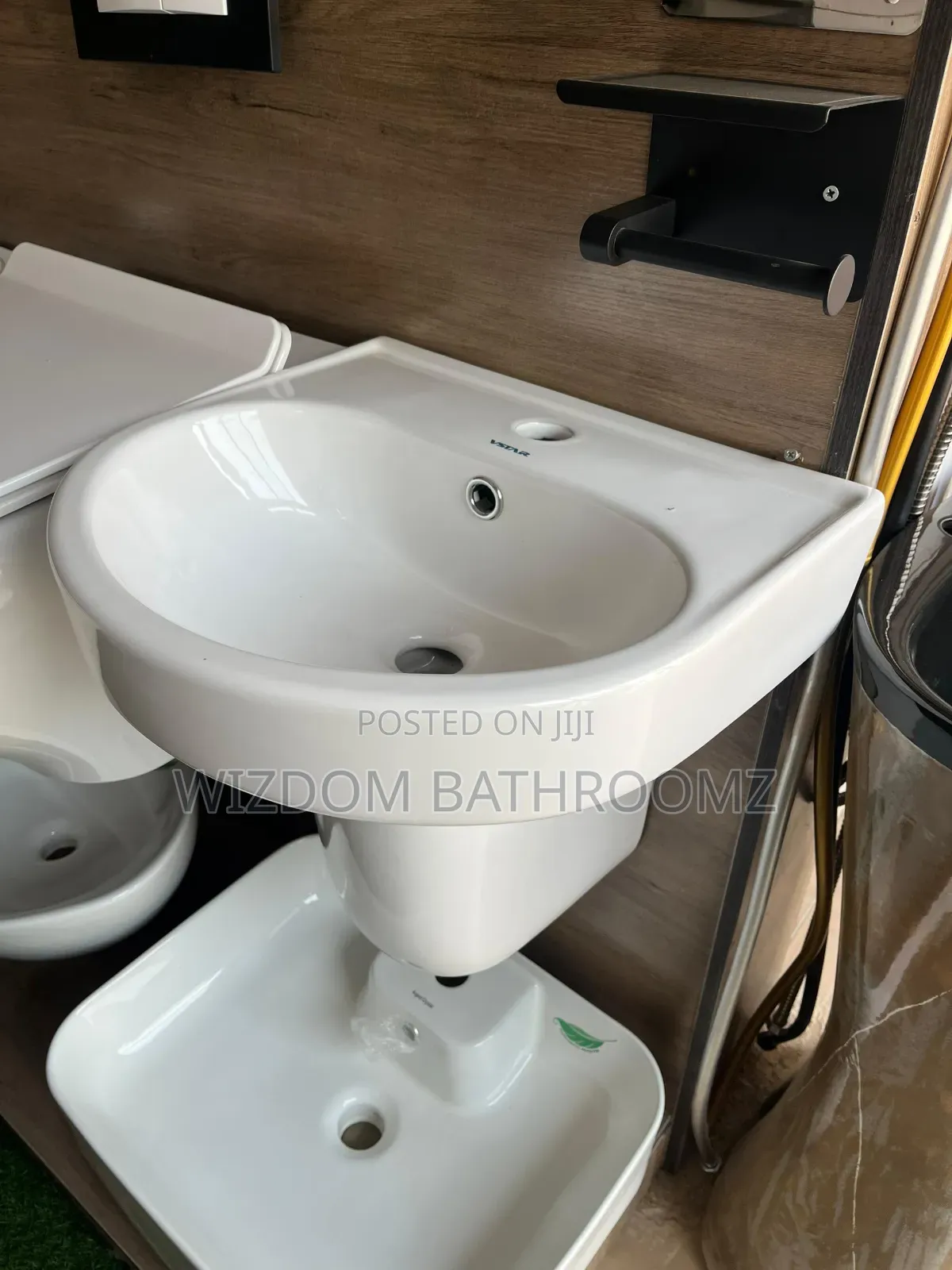 Execution Wall Hung Basin