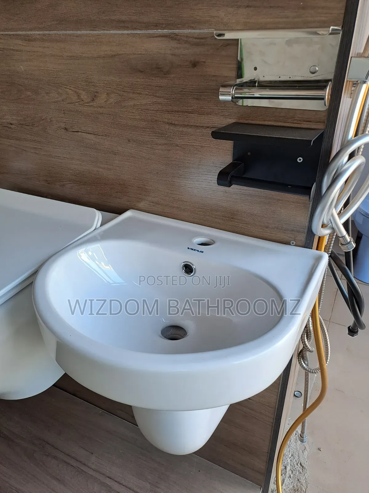 Execution Wall Hung Basin