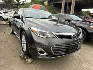 Toyota Avalon Limited 4dr Sedan (3.5L 6cyl 6A) 2014 Gray