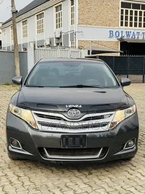 Toyota Venza V6 2010 Gray