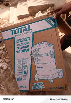Total Vacuum Cleaner Wet And Dry 1400w