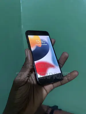 Apple iPhone 7 32 GB Black