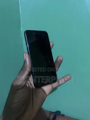 Apple iPhone 7 32 GB Black