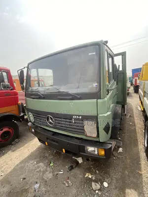 814 Mercedes Benz Pick Up