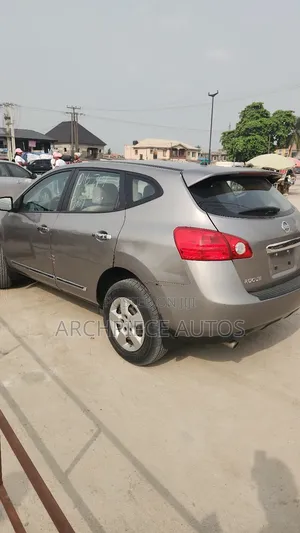 Nissan Rogue S 2013 Beige