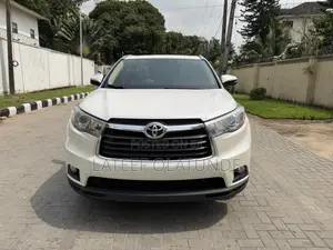 Toyota Highlander Limited Platinum 4dr SUV AWD (3.5L 6cyl 6A) 2015