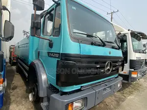 1420 Mercedes Benz Pick Up