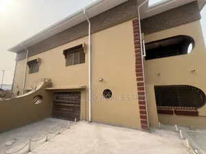 6bdrm Duplex in Old Bodija Estate for rent