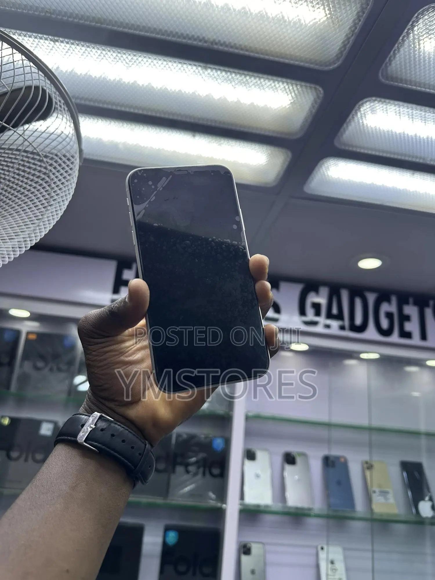 New Apple iPhone 11 64 GB Black