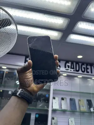 New Apple iPhone 11 64 GB Black