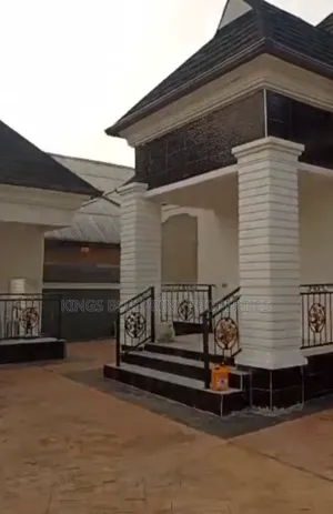 3bdrm Bungalow in Ughelli, Warri for sale