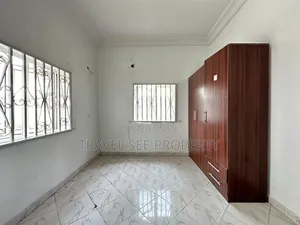 3bdrm Block of Flats in Private Estate, VGC / Ajah for rent