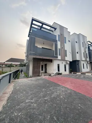 5bdrm Penthouse in Eng Lere Adigun Gra,, Basorun for rent