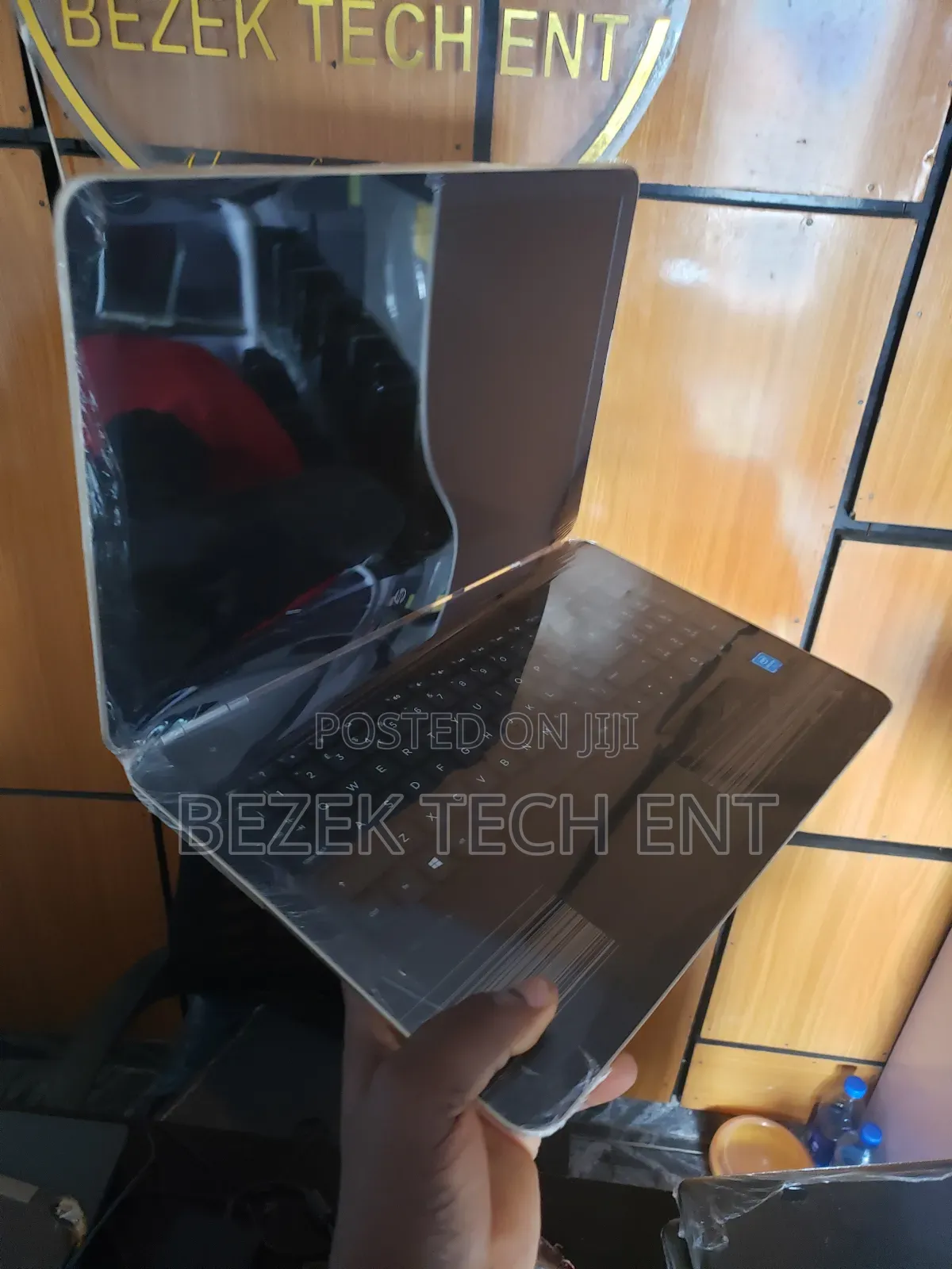 New Laptop HP Pavilion 15-Cs3063cl 8GB Intel Pentium HDD 1T