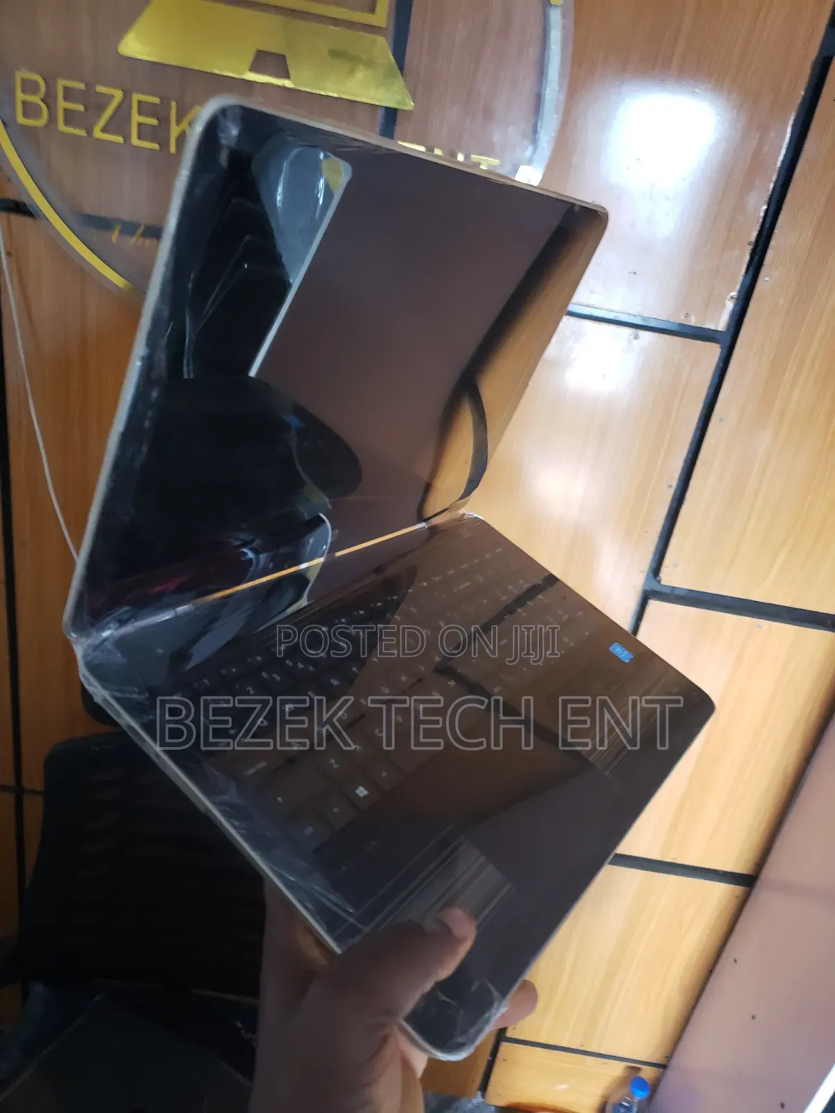 New Laptop HP Pavilion 15-Cs3063cl 8GB Intel Pentium HDD 1T