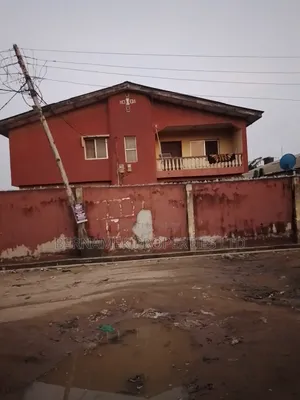 3bdrm Block of Flats in Ijegun Street for sale