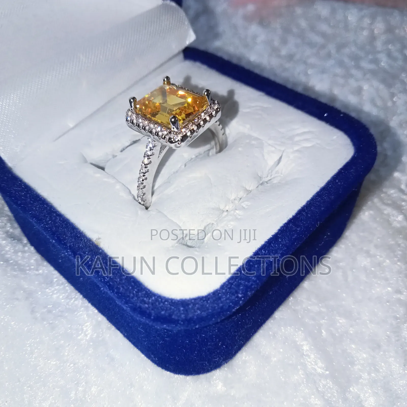 High Quality Moissanite Engagement Ring