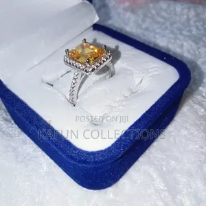 High Quality Moissanite Engagement Ring