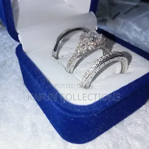 High Quality Elegant Wedding Rings Set