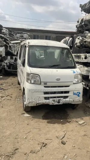 Suzuki APV Minibus 2010 Silver