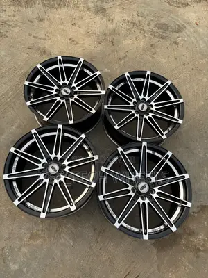 Luxury 17-inch Wheel For Different Users Its Universal Hole
