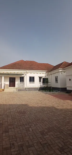 4bdrm Bungalow in Jos for sale