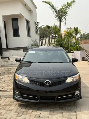 Toyota Camry SE V6 4dr Sedan (3.5L 6cyl 6A) 2013 Black