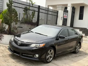 Toyota Camry SE V6 4dr Sedan (3.5L 6cyl 6A) 2013 Black