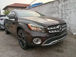 Mercedes-Benz GLA 250 2018 Brown
