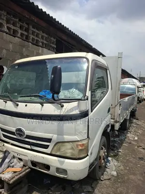 Hino Dutro 300 Series