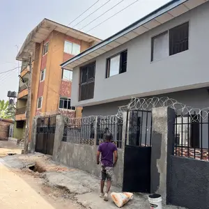 5bdrm House in Finbars Road, Umuahia for sale