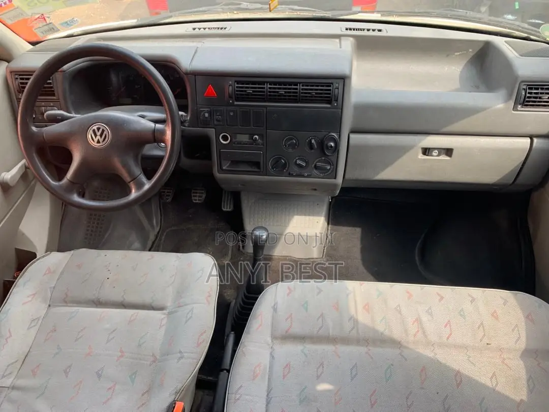 Volkswagen Transporter 2002 White