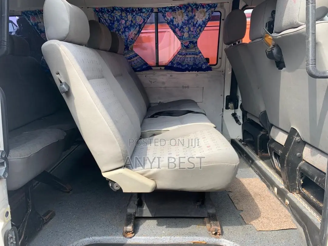 Volkswagen Transporter 2002 White