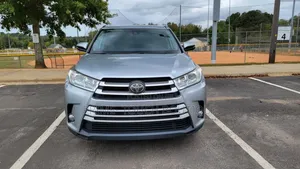 Toyota Highlander XLE 2019 Silver