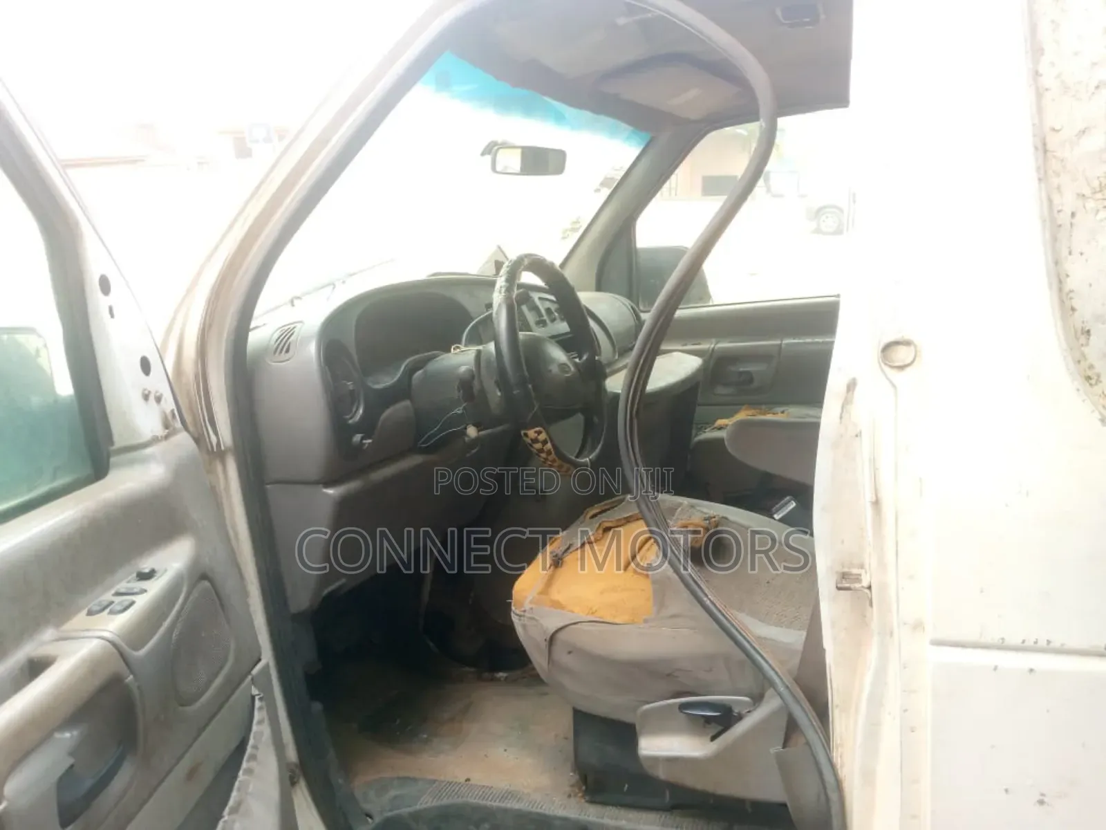 Ford E250 2006 White