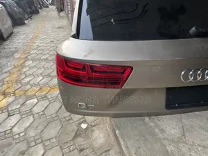 Back Boot Audi Q7 2018