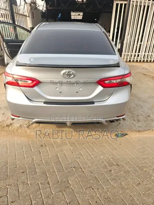 Toyota Camry 2018 Silver