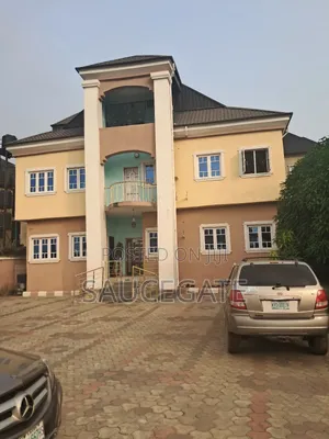 5bdrm Duplex in Newsite Satellite for sale