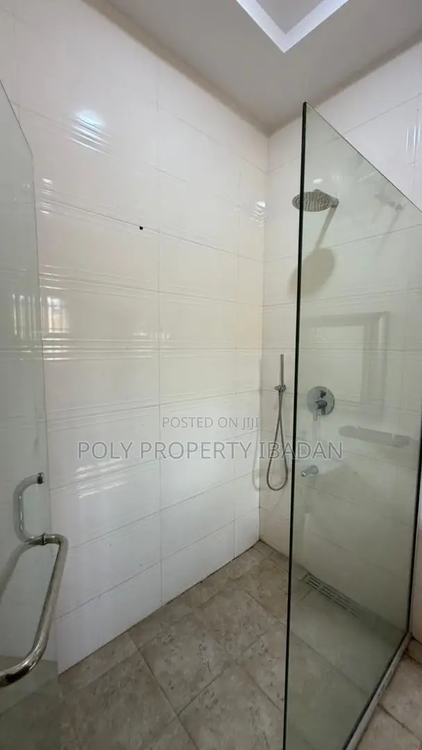 5-Bedroom Shortlet Apartment