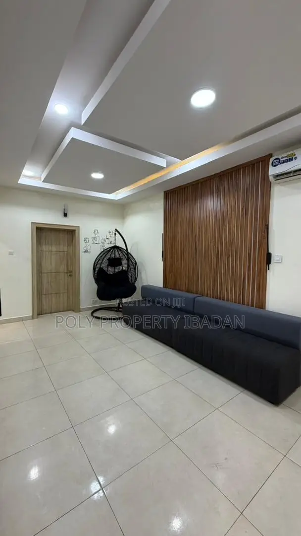 5-Bedroom Shortlet Apartment