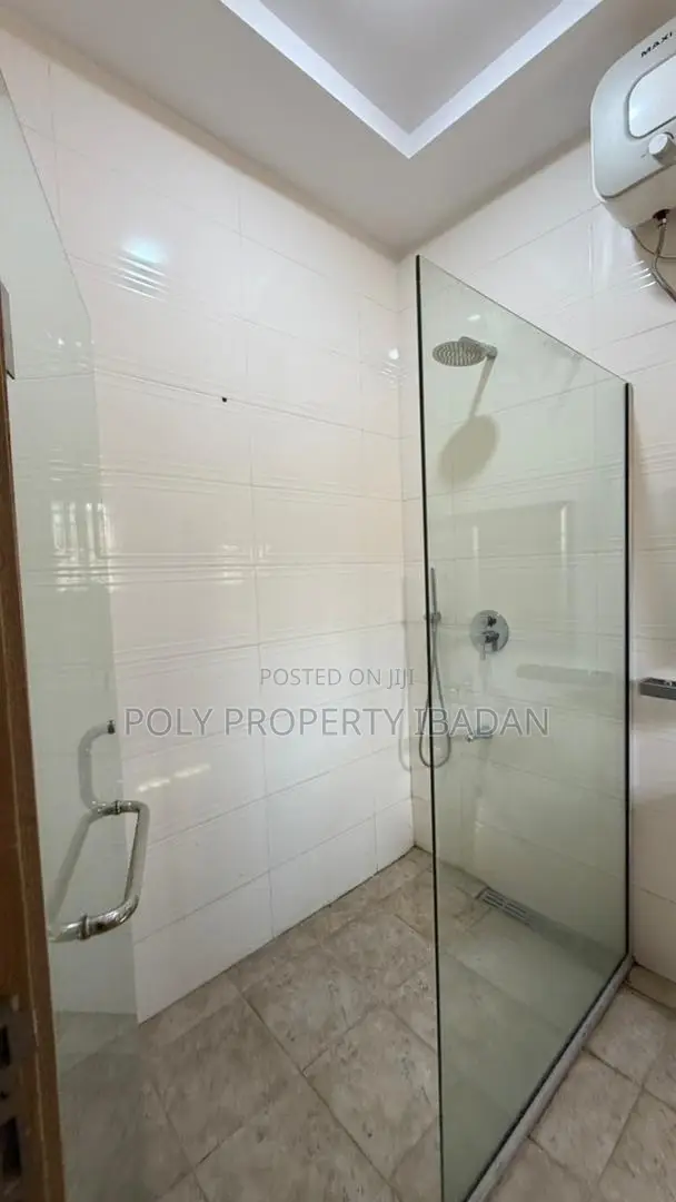 5-Bedroom Shortlet Apartment