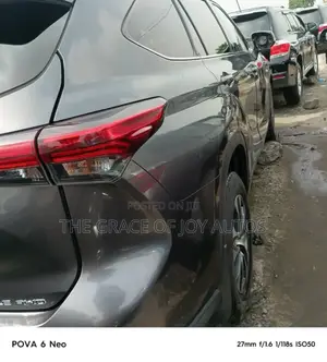 Toyota Highlander 2024 Gray